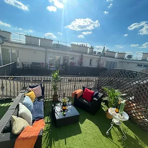 Exclusive Downtown Bella Апартаменты