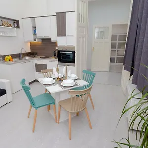 Boutique Jokai - In The Center Апартаменты